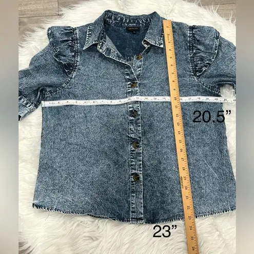 Who What Wear  Women’s Blue Jean button-down blouse Size M