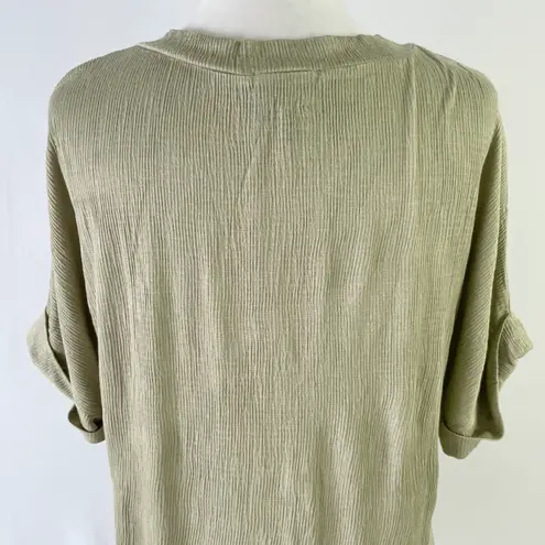 Lumière New Rolled Short Sleeve V-Neck Tee Olive Green