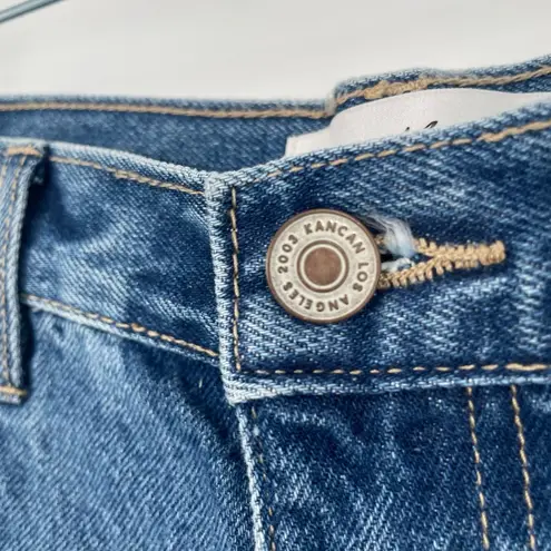 KanCan Women's Medium Wash High Rise Distressed Crop Denim Mom Jeans Size 11/29 Blue