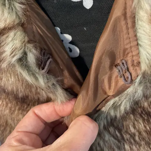 Glamsia NEW WITH TAG Beige & Brown Faux Fur Vest Size Medium