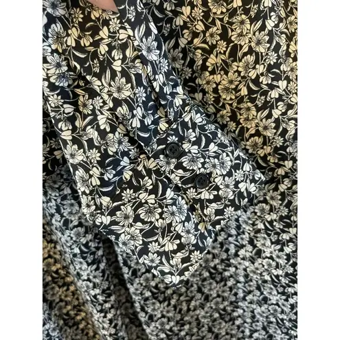 Madison Grey L Satin Top Long Sleeve VNeck Flowy Black/Ivory Floral Print Black Size L