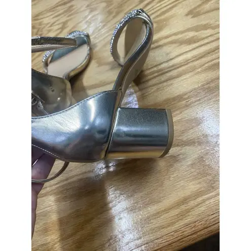 Badgley Mischka Jewel Omari II Sandals Women's 10 Silver Buckle Block Preppy B50