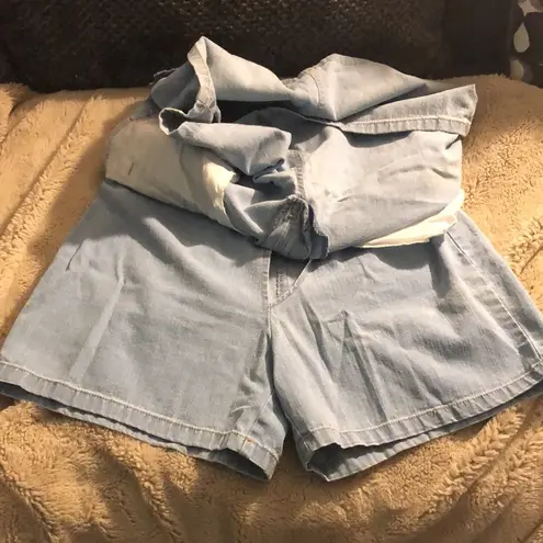 Gloria Vanderbilt 🔹4 for $30  Denim Skort, size 8