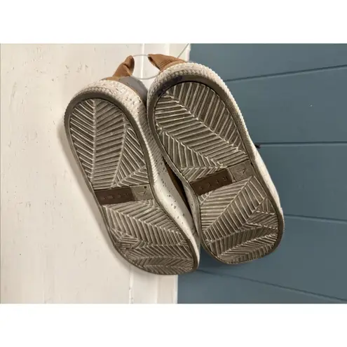 REEF Lay Day Dawn Women's Sneakers Gray Suede Chevron Laces Size 6.5