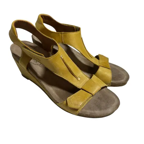 Taos Sheila Yellow Leather Wedge Sandals Women's 8.5 EU 39 Comfort Portugal