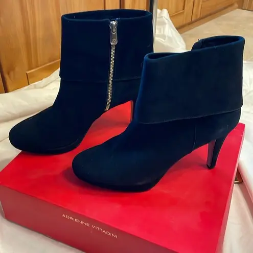 Adrienne Vittadini Adrienne Vittandini cuffed platform boot in black suede size 9.5