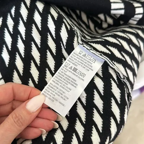 Isaac Mizrahi Cardigan Geometric Black & White Jacquard Sweater Size XS