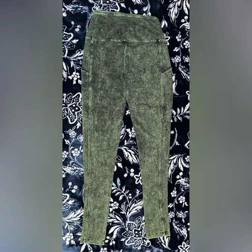 Zenana Outfitters Mineral Wash Wide Waistband Full Length Leggings in Army Green, NWOT