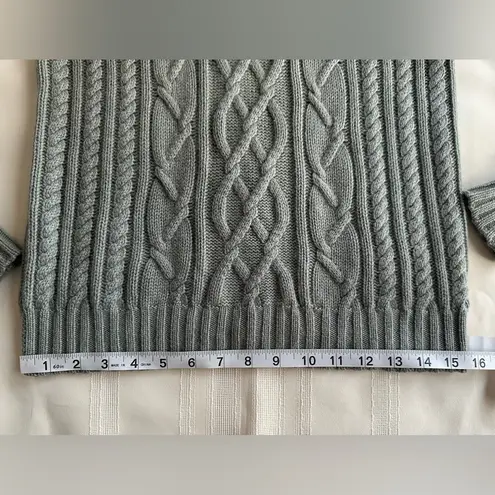 Elegant Cable Knit Turtleneck Sweater in Light Green 100% Cashmere