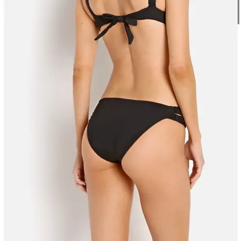 Vitamin A Pink Zuri Scrunch Bottom Medium NWOT