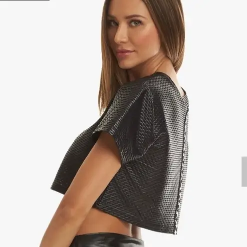 Koral NWT Womens Terrain Black Shiny Netz Boxy Crop Top Activewear Gym sz S