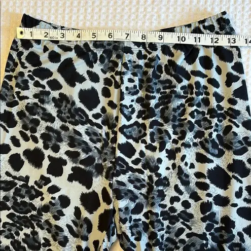 NEW! Leopard Print Women’s Bike Shorts Size LARGE Gray Black