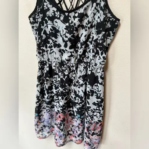 Studio Y Strappy Floral Fit & Flare Mini Dress Size Small Black Pink Spring Summer