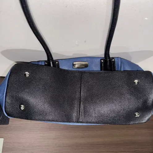 B. Makowsky Stylish Blue Handbag with Black Accents