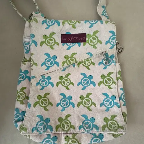 Bungalow 360 Crossbody Bag with Sea Turtle Print. Excellent used condition! Blue