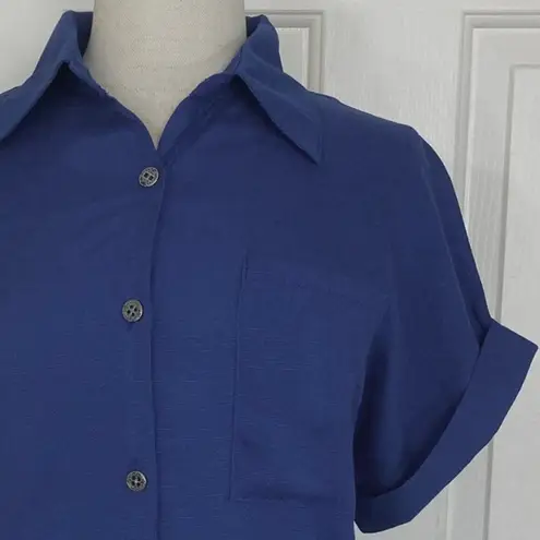 Blue linen short sleeve shirt, ladies small short sleeve relaxed fit button down