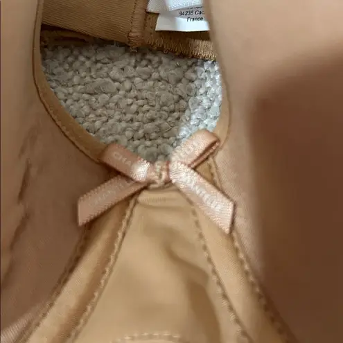 Chantelle Basic Invisible Memory Foam T-shirt Bra, tan, Size 34D, NWT