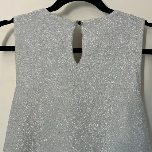 Ro & De  silver shimmer metallic sleeveless twist front top sz Medium