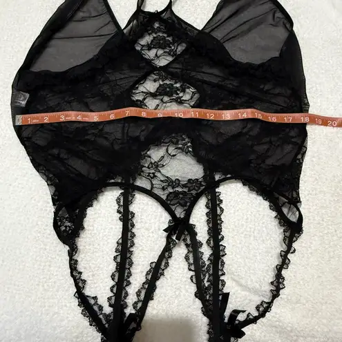 Source Unknown Black Chemise with Intricate Lace Detailing