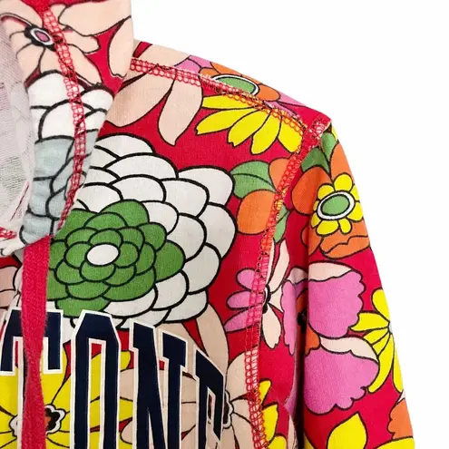 Vintage Girl Yellowstone Park 70s Floral Zip