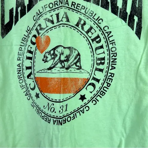 Tresics Size Medium California Republic Short Sleeve Crewneck Lime Green…