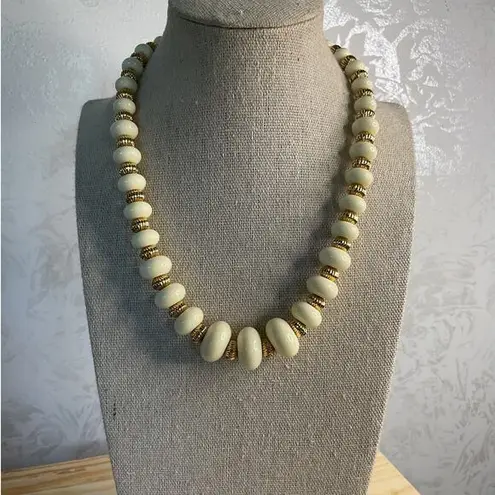 Monet  White Cream Oval Graduated Beads Necklace Gold Tone Textured Spacers