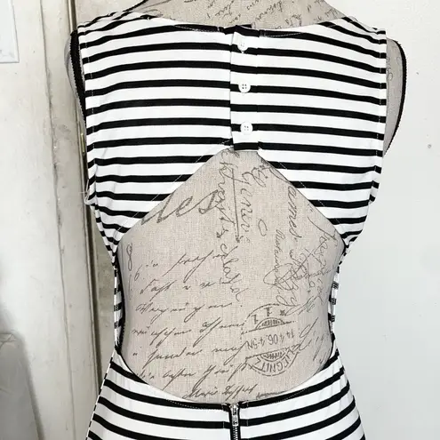 Cals Dress Womens Sz Large Striped Open Back Skater Mini Baddie Cocktail Y2K Black