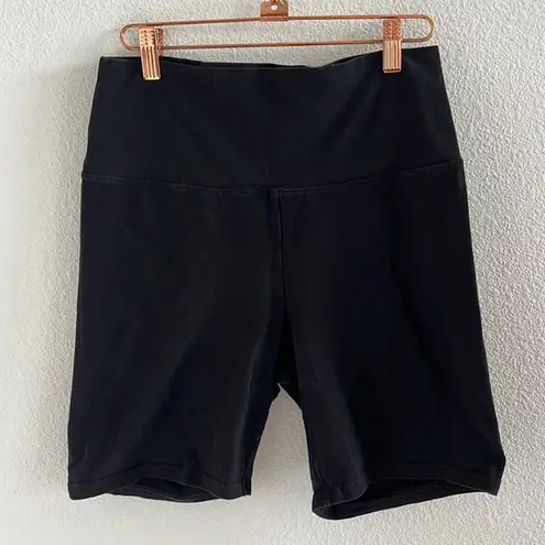 Aritzia TNA  Black 7" Bike Short Large