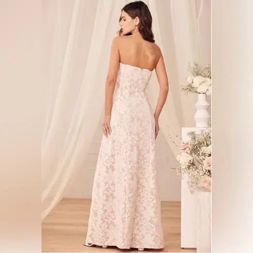 NWT Lulus Hold My Heart Forever White Embroidered Maxi Dress. Size M