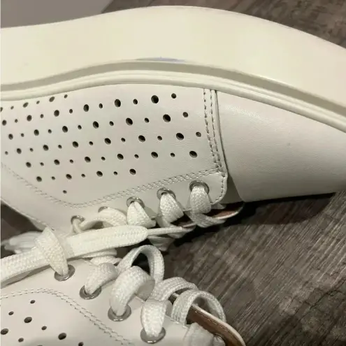 Linea Paolo Kendra White Leather Platform Sneaker 7.5 casual elegant chic sporty