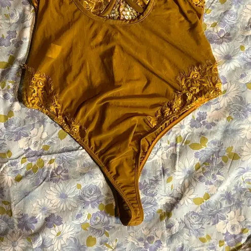 Windsor LG  Mustard yellow cut out lace bodysuit