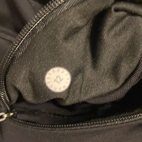 Lululemon  Athletica Black Legging size 12 excellent conditions inseam 22”