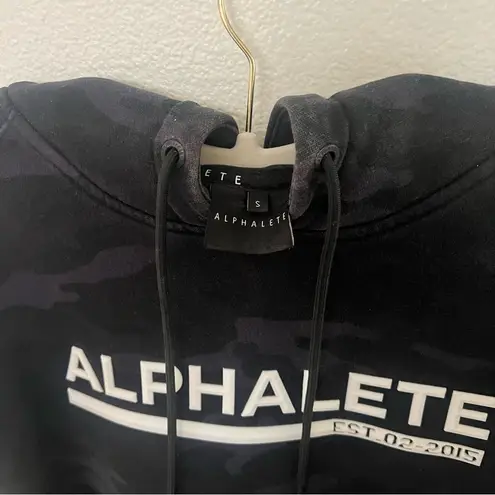 Alphalete  limited release women’s cropped fleece black camo OG hoodie size small