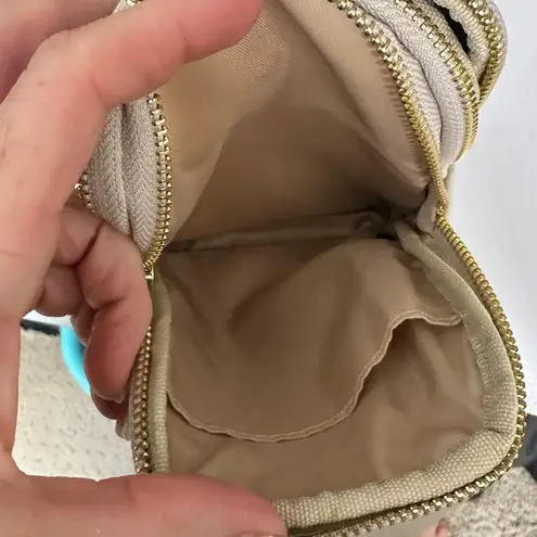 Boutique Crossbody Sling Bag with Dual Zipper in Blonde with Adjustable Guitar Strap