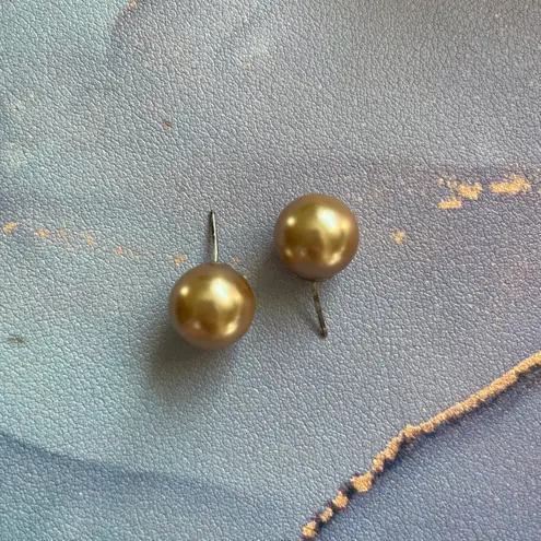 Golden Pearl Stud Earrings Jewelry Classic Simple Minimalist Chic Clean Girl Gold