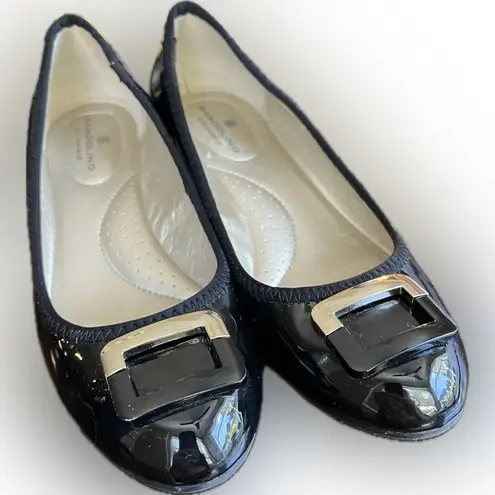 Bandolino Women's Tad Wedge Pumps, Black Gold Buckle, B-Flexible Size 6.5