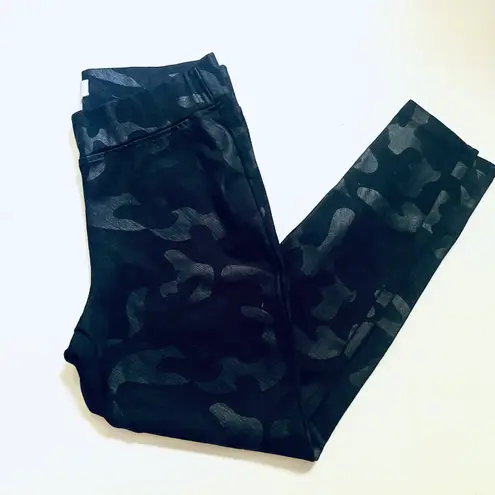 Mud Pie Black Gray Camo Leggings Pants