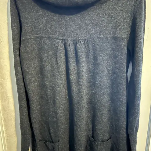 BCBG MaxAzria longer line wool / nylon sweater. Size large. Excel…