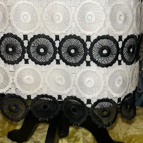 Karl Lagerfeld Size 6 Lace Mini Skirt