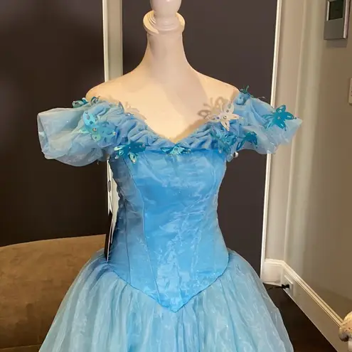 Women’s Fairy Tale Prom Party Dress with Corset back Size 2 NWT Blue