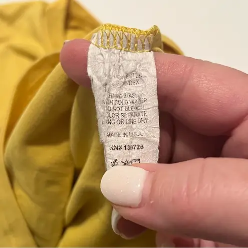 Kittenish Women Size Small Yellow Cropped Crop Top Short Sleeve Shirt Tee Preppy