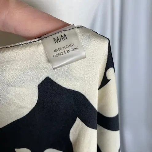 T Tahari Women's Black & Cream Floral Print Long Sleeve Button Down Blouse M/M