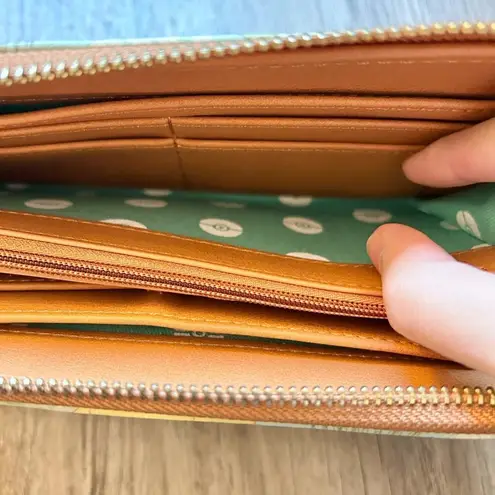 Lounge Fly Pokemon Pikachu Leaves Mint Zip Wallet RARE LIKE NEW