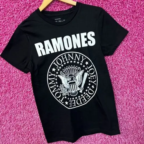 The Ramones Arturo Vega Presidential Seal Punk Band Logo Tee XS