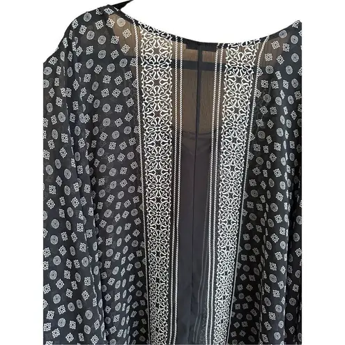 West Kei black white poncho style blouse one size