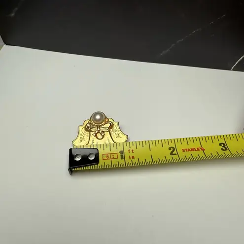 Signed Jane 1997 AOL Winged Angel Faux Pearl Brooch Pin Gold Tone