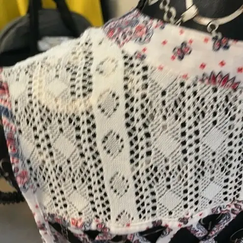 Sleeveless Blouse Paisley Print Tie Front Lace Back Casual Top Size M