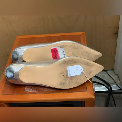 Cushionare Cushionaire Elegant Silver Women's Kitten Heels. Size-8.5 Wide