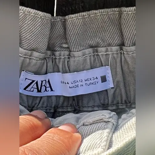 ZARA  high-waisted, Baggy Relaxed jeans with a paperbag waist in a light green thumbnail 12