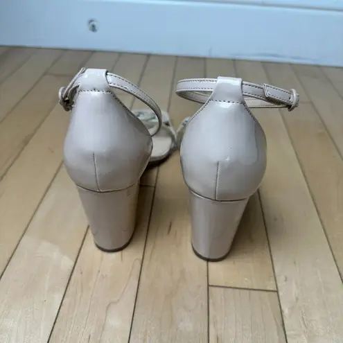 Unisa Nude Neutral Chain Link Detail Heels Sandals Size 9.5 Patent
